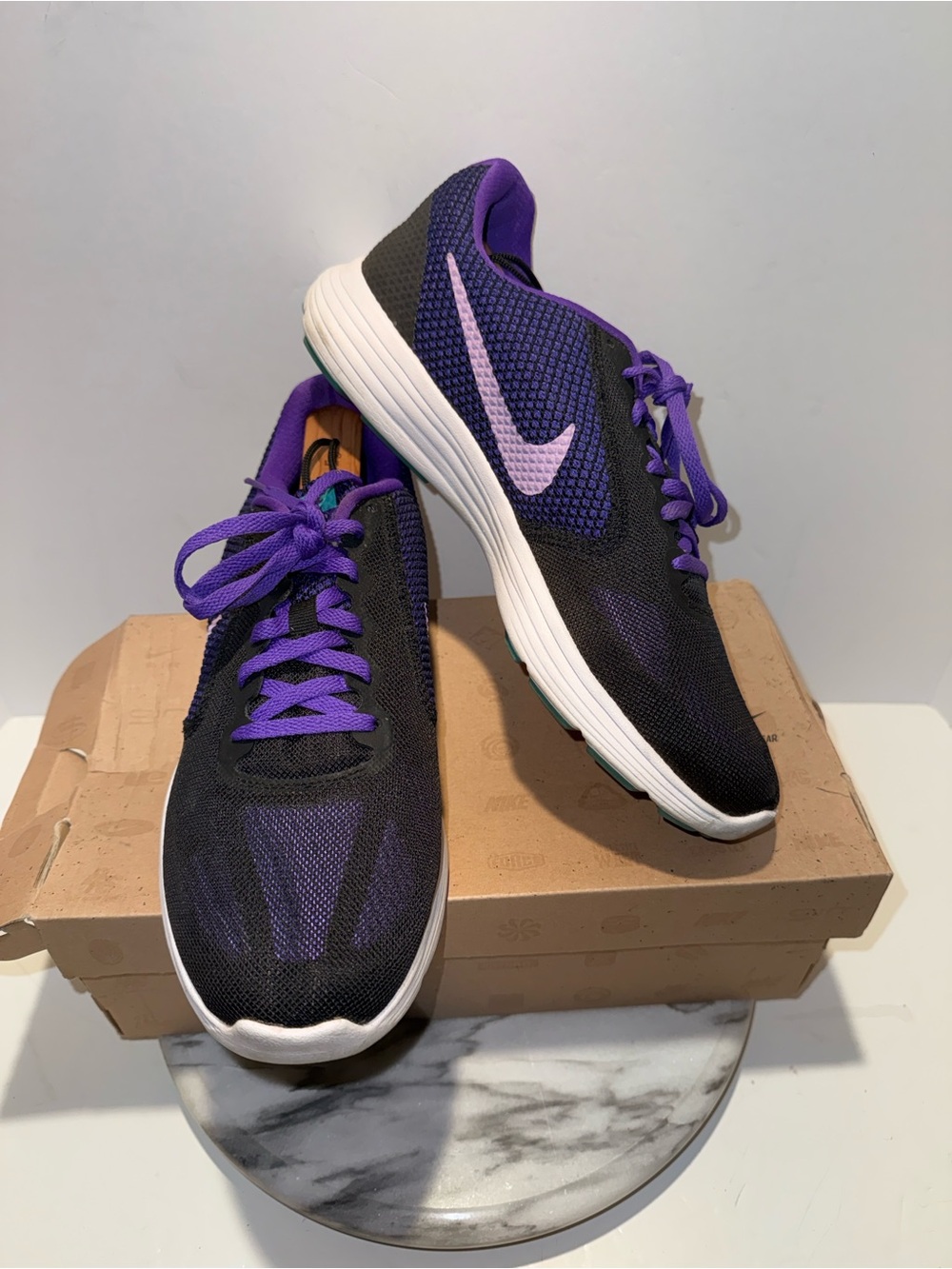 Nike Revolution 3 Black/Purple Women's Size 10 Running Shoes Wore One Time